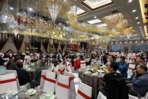 歡迎中秋節的愉快晚餐